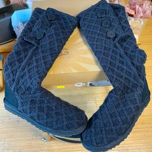 Ugg black lattice cardy sweater boots